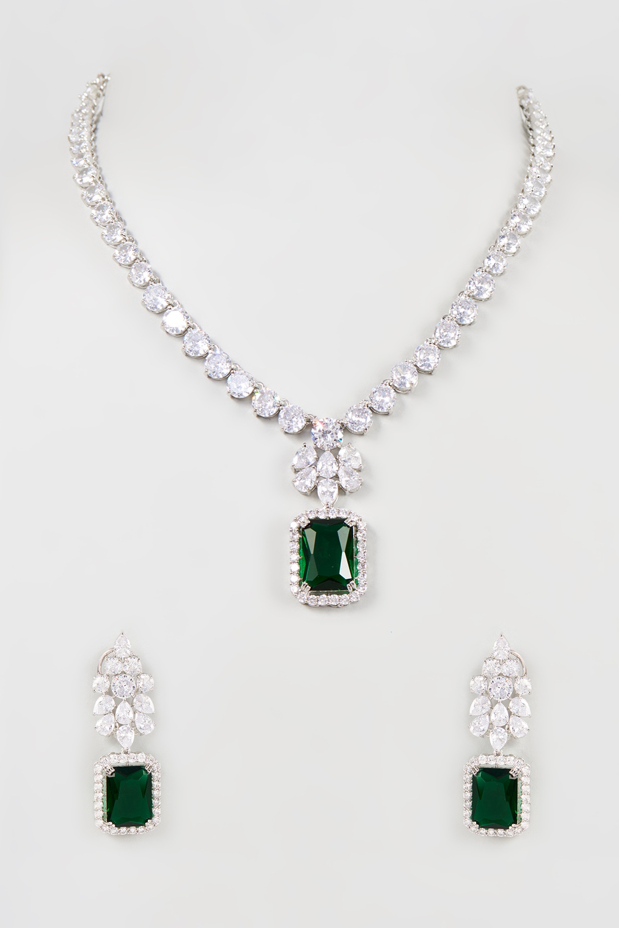 Necklaces | Emerald & Diamond Accented Necklace | Jewellery Online –  YESSAYAN.com